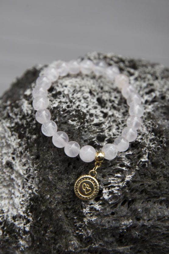 Bracelete Amor – Quartzo Rosa – Pingente Amor em Banho de Ouro - Image 2